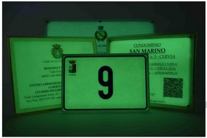 targhe-fotoluminescenti-buio.jpg